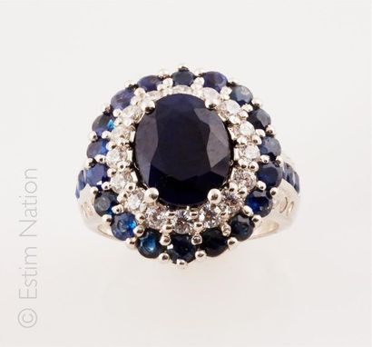 BAGUE SAPHIR PIERRES BLANCHES 
Importante...