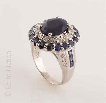 BAGUE SAPHIR PIERRES BLANCHES 
Importante...