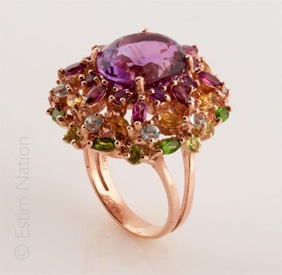 IMPORTANTE BAGUE FLEUR AMETHYSTE 
Bague en...
