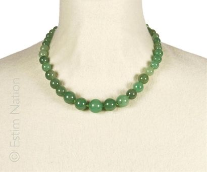 COLLIER AVENTURINE
Collier composé de perles...