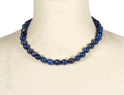 COLLIER LAPIS LAZULI
Collier composé de boules...