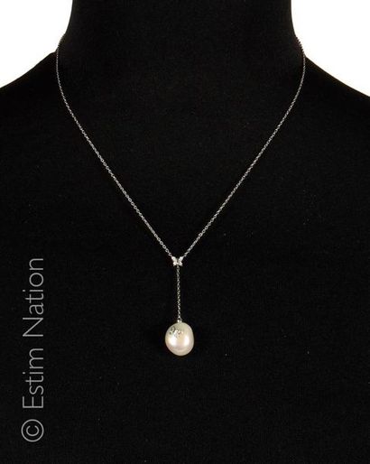 COLLIER PERLE
Collier composé d'une chaîne...