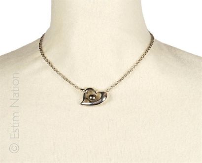 CHAINE COEUR PERLE 
Collier en argent (925/°°)...