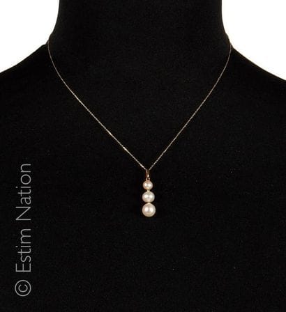 COLLIER PERLES
Collier ras du cou en or jaune...