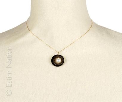 COLLIER PERLE ONYX 
Collier en or jaune 9K...