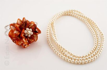 BIJOUX FANTAISIE
Lot composé de : 
- un bracelet...