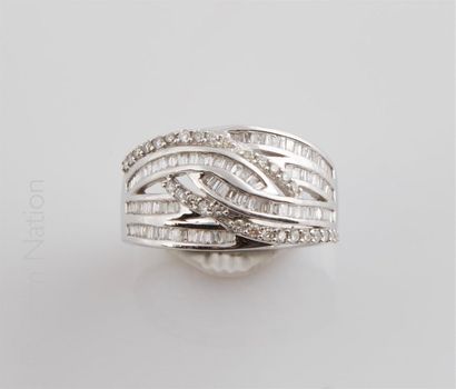 BAGUE DIAMANTS Bague bandeau en or gris 18K...