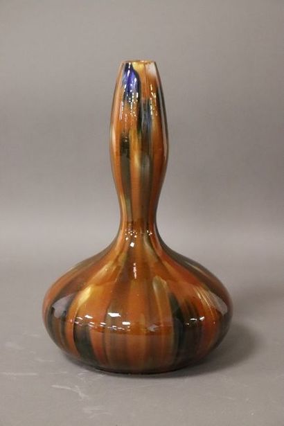 Clément MASSIER (1844-1917) à Golf Juan

VASE...