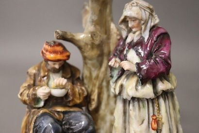 CAPODIMONTE

GROUPE en porcelaine émaillée...