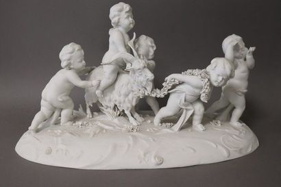 GRAND GROUPE en biscuit représentant une...