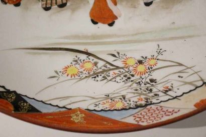 JAPON, vers 1900
PLAT rond en porcelaine...
