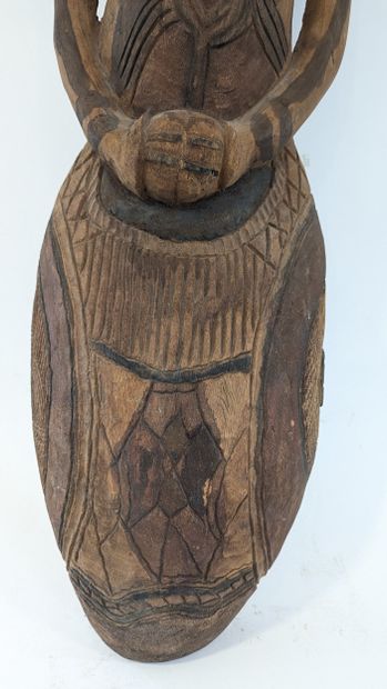 Oceania-style STATUE
Wood with brown and...