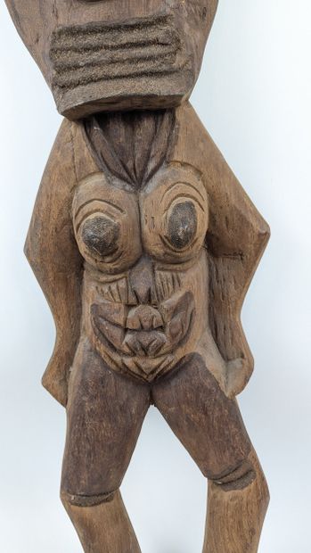 Oceania-style STATUE
Wood with brown and...