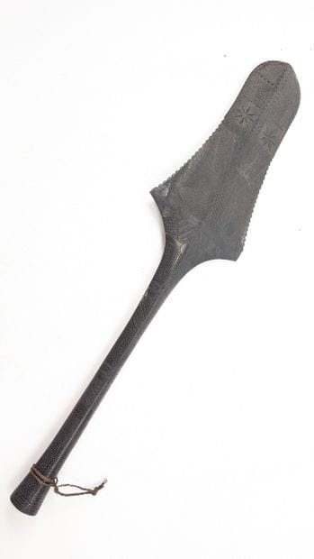 Kinikini-style CLUB, Fiji Islands
Hardwood...