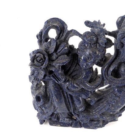 CHINA, 20th century
Carved lapis lazuli SCULPTURE...