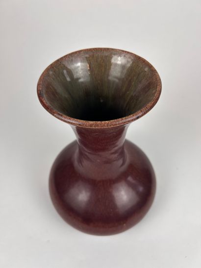 CHINA, first half of the 20th century
Bulbous...