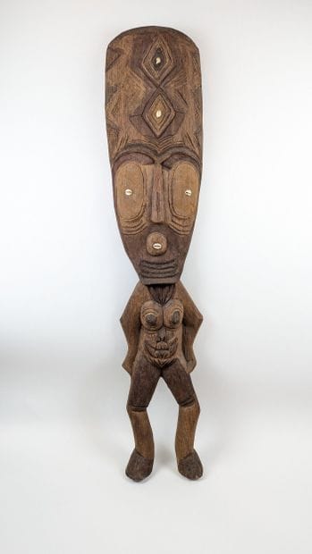 Oceania-style STATUE
Wood with brown and...