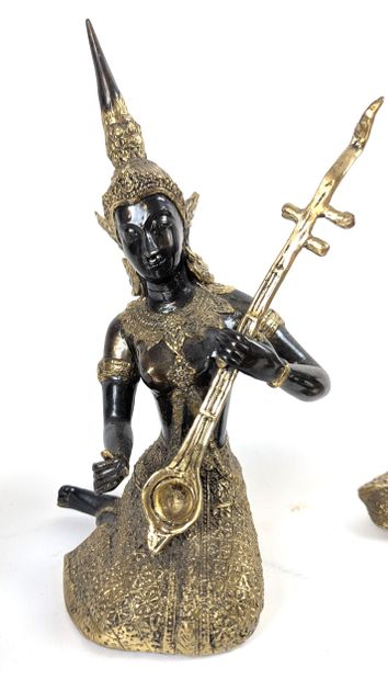 THAILAND, modern
FIVE bronze statuettes with...