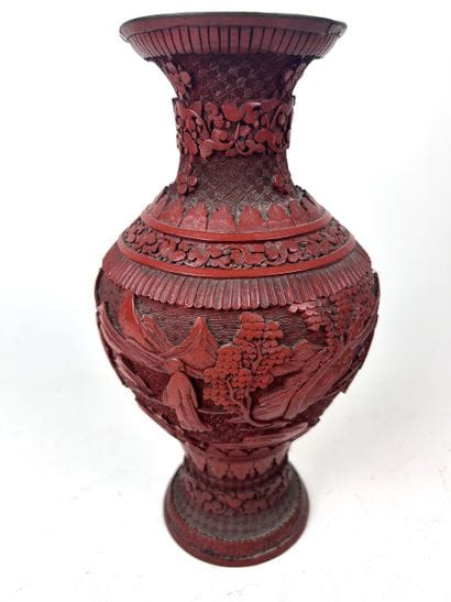CHINA, 19th century
Baluster-shaped vase...