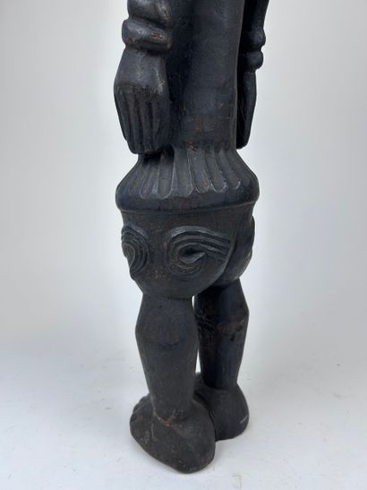 FEMALE STATUE of the Dengese type, Democratic...