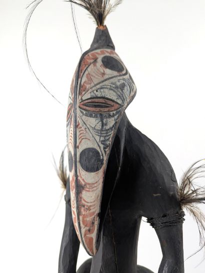 Sepik-style STATUE, Papua New Guinea 
Wood...