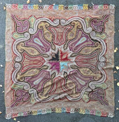 Cashmere shawl with Indian motifs.
INDIA,...