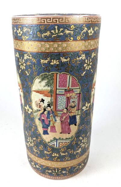 CHINA, 20th century
LARGE SCROLL-SHAPED UMBRELLA...