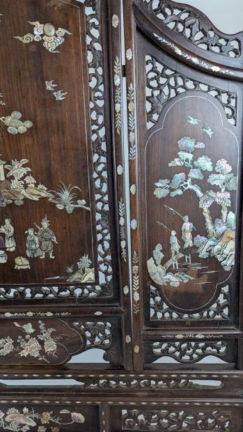 CHINA, late 19th century
Three-panel wooden...
