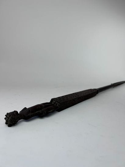 CANNE, Madagascar
Hardwood with a reddish-brown...