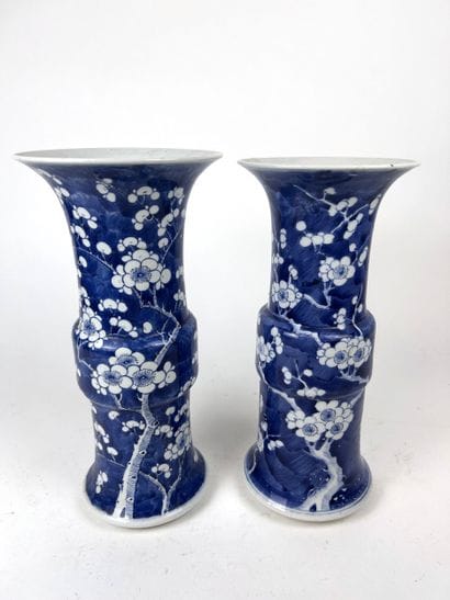 CHINA, 19th century
PAIR OF Gu-shaped vases,...