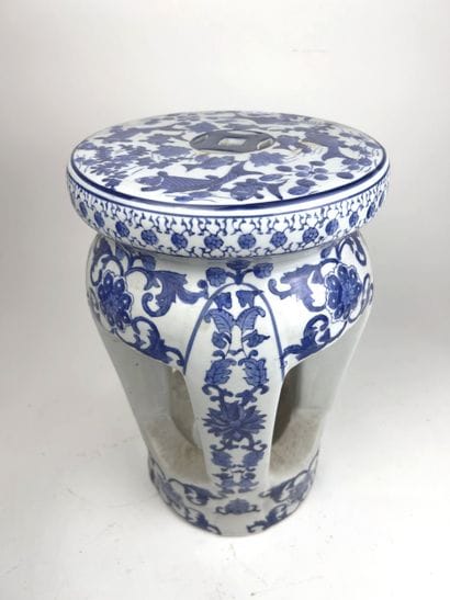 CHINA, modern
STOOL-SHAPED SEAT made of white...