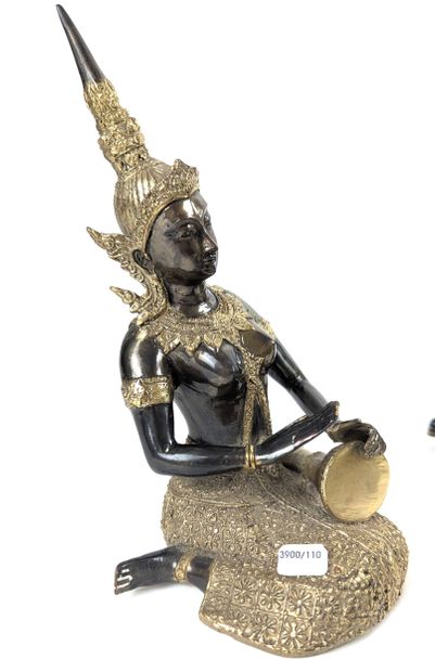 THAILAND, modern
FIVE bronze statuettes with...
