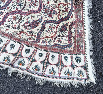 Cashmere cape with Indian motifs, adorned...