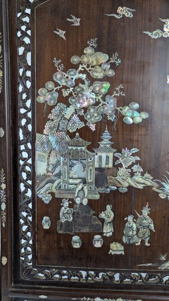 CHINA, late 19th century
Three-panel wooden...