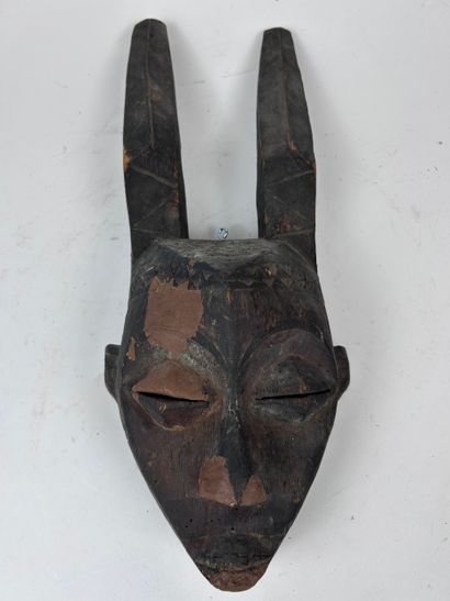 SET OF THREE AFRICAN-STYLE MASKS
Wood with...