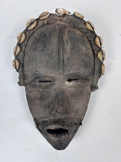 SET OF TWO AFRICAN-STYLE MASKS
Wood with...