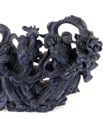 CHINA, 20th century
Carved lapis lazuli SCULPTURE...