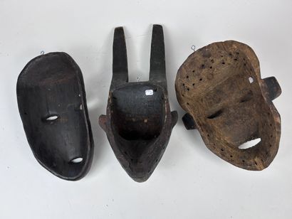 SET OF THREE AFRICAN-STYLE MASKS
Wood with...