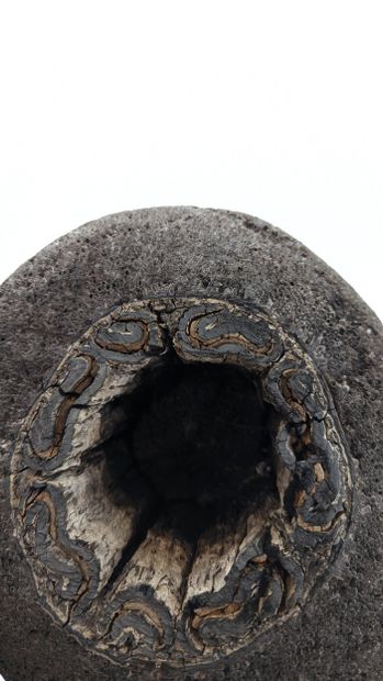 SCULPTURE in the style of the Vanuatu Archipelago
Tree...