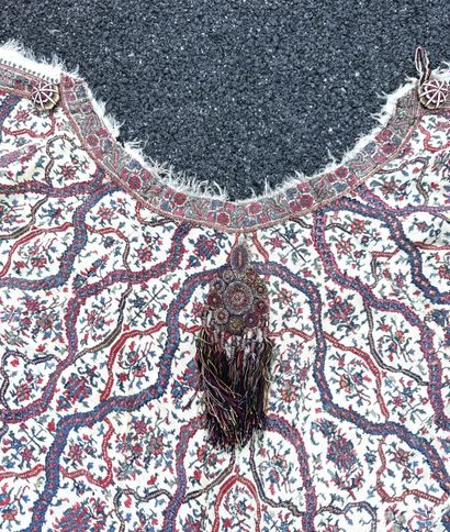 Cashmere cape with Indian motifs, adorned...