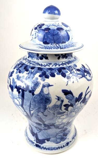 CHINA, late 18th century
Baluster-shaped...