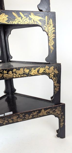 CHINA, late 19th century
FOUR stackable triangular...