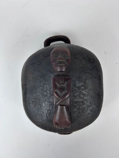 SET OF A LARGE BOX AND A DRUM, Kuba style,...