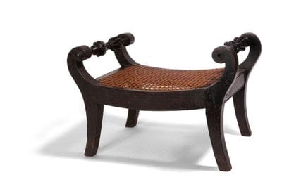 Repose pied en bois exotique noirci et assise...