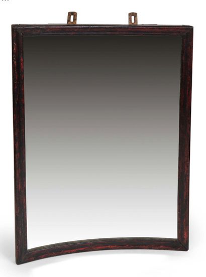 Curieux miroir déformant, la glace au mercure...