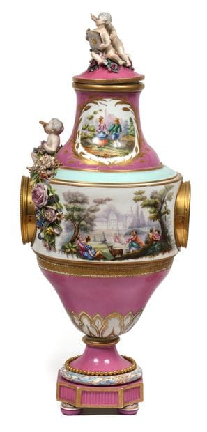 MEISSEN
Importante garniture en porcelaine...