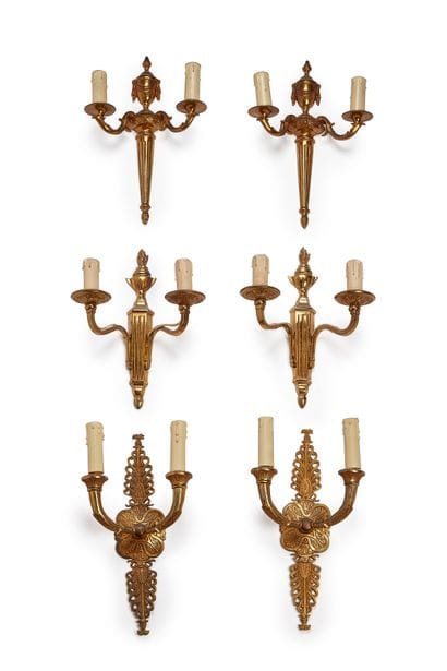 - Paire d’appliques à deux feux de lumière...