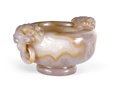 CHINA - Early 20th century
Round ribboned...