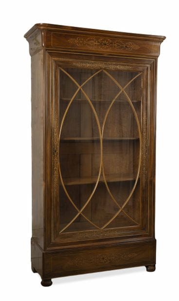 Vitrine en bois de plaquage exotique et marqueterie...