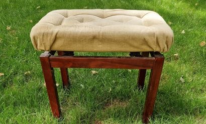 GAVEAU, Paris
Toad piano in varnished mahogany...